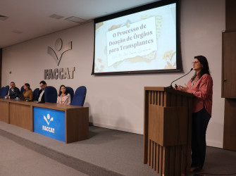  Enfª Simone Lisakowski falando sobre doação de órgãos e tecidos no Brasil