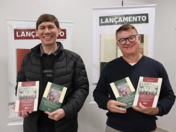 Pesquiadores e professores Malcus Cassiano Kuhn e Silvio Luiz Martins Britto