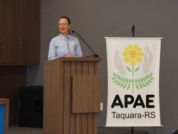 Sílvia Gelinger - diretora da Apae Taquara