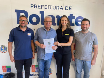 Entrega para o prefeito de Rolante, Alceu da Rosa Entrega para o prefeito de Rolante, Alceu da Rosa