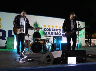 cantor Junior Giehl e Banda.