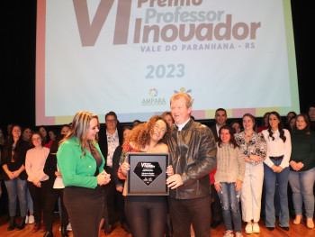 Grande vencedora do Prêmio Professor Inovador e na categoria Anos Iniciais,  Eduarda da Silva 