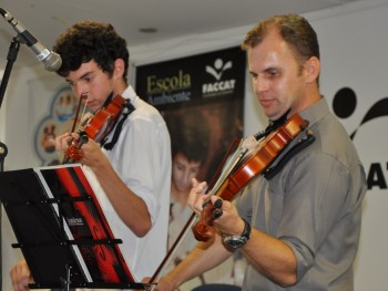 Foto apresentação violinos
