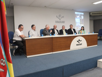 Cerimonial de lançamento na noite de 21 de novembro