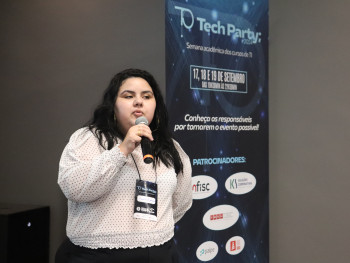 Acadêmica Francine Beschorner Gonsalves