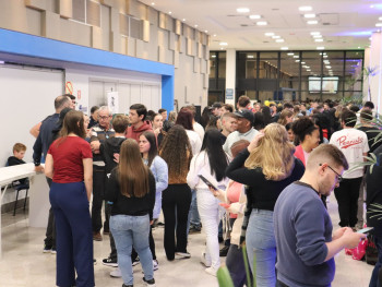 Acadêmicos e representantes das empresas em conexão