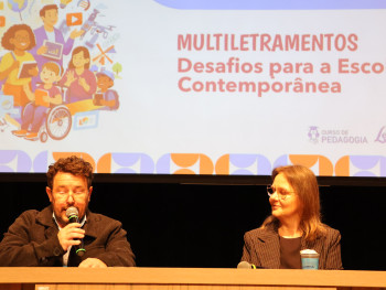Professor Magnus Ody com a palestrante Cristiane Antônia Hauschild