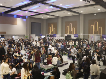Garotada no Centro de Eventos