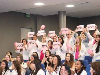 Homenagem dos alunos à professora Mônica Garcia
