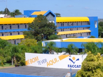 imagem do campus da Faccat