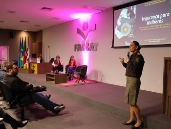 Tenente-Coronel Karine Pires Soares