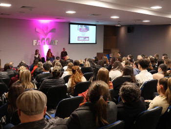 Palestra sobre feminicídio