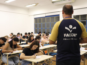 Candidatos realizaram prova na noite de terça-feira, no campus